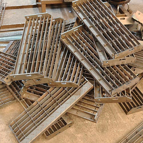 鋼格板鋼格柵板的應(yīng)用范圍越來(lái)越廣泛