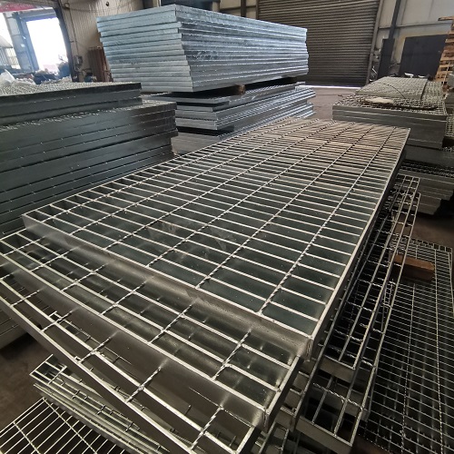 鋼廠轉爐平臺鍍鋅鋼格板鋼格柵的保養