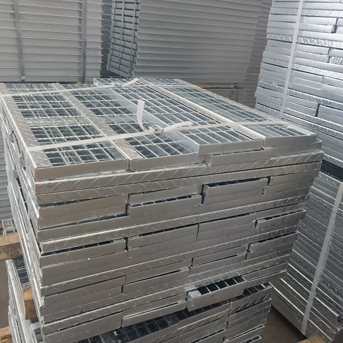 鍍鋅踏步板格柵工業(yè)安全必選方案