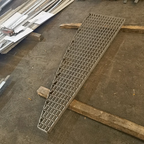 鋼格柵板熱鍍鋅和不銹鋼的哪種更耐用