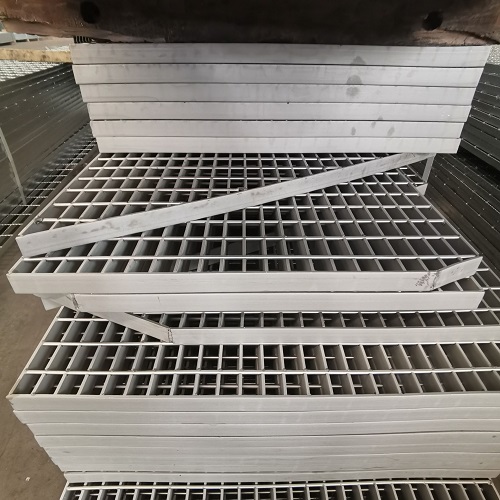 鋼格柵材質怎么挑？一文讀懂碳鋼、不銹鋼的優劣勢