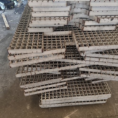 別小看它，這塊鋼格柵板背后藏著大學問