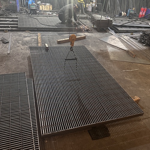 國內(nèi)鋼格板vs進(jìn)口鋼格板，性價比分析